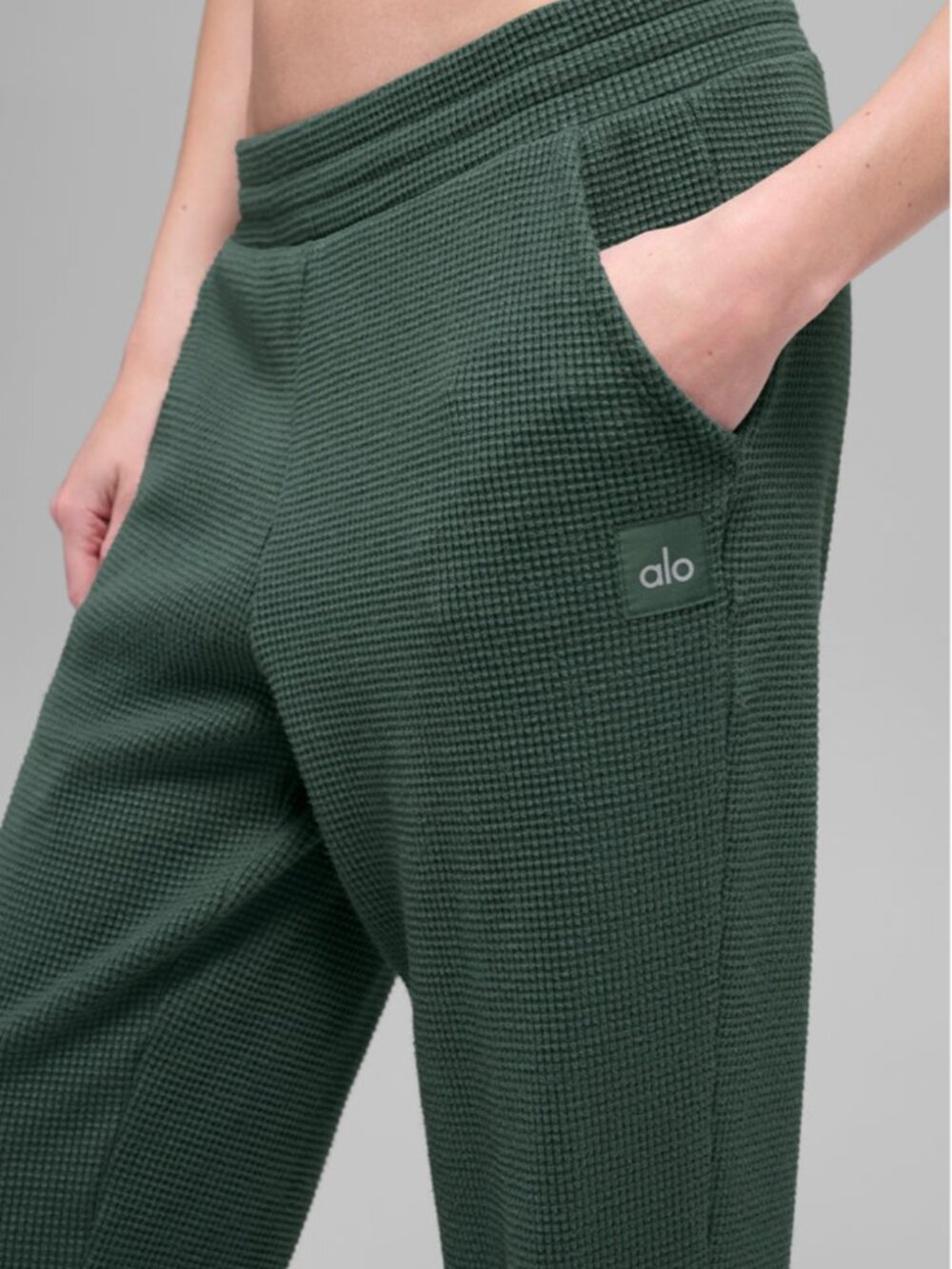 Alo Yoga *SOLD OUT* $138 Waffle Weekend Escape Joggers in Clover Green XS/S